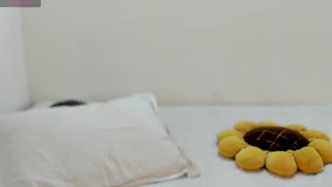 sarahgrant_ online show from November 3, 2025, 2:35 am