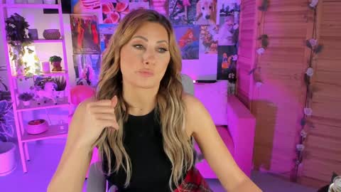 Divine Sarah NONUDE model online show from January 10, 2025, 11:11 am