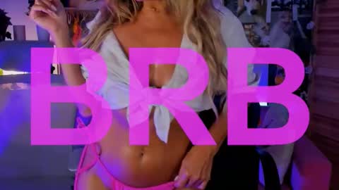 Snapshot of sarahholly chatting on January 17, 2026, 11:15 am Divine Sarah NONUDE model online show from January 17, 2026, 11:15 am