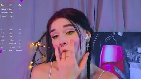 Snapshot of sarahhunny chatting on November 16, 2025, 8:14 pm Sarah online show from November 16, 2025, 8:14 pm