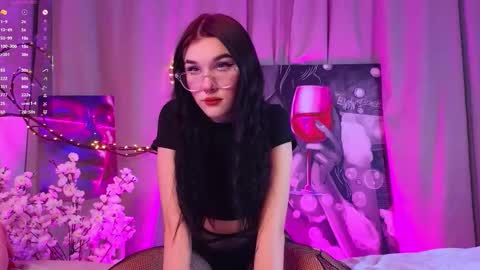 Snapshot of sarahhunny chatting on November 23, 2025, 9:25 pm Sarah online show from November 23, 2025, 9:25 pm