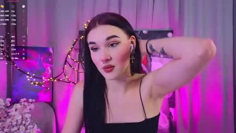 Snapshot of sarahhunny chatting on December 1, 2025, 9:20 pm Sarah online show from December 1, 2025, 9:20 pm