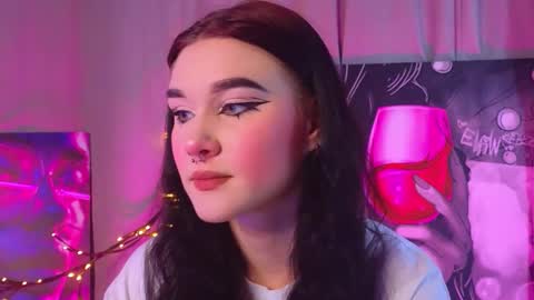 Snapshot of sarahhunny chatting on December 19, 2025, 11:23 pm Sarah online show from December 19, 2025, 11:23 pm