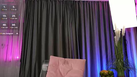 Sarahjadore online show from September 22, 2025, 6:21 pm