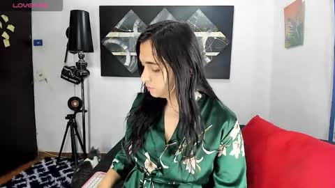 Snapshot of sarahjey chatting on December 21, 2025, 2:02 pm SARAHJEY online show from December 21, 2025, 2:02 pm