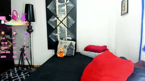  SARAHJEY     online show from April 6, 2026, 12:39 pm