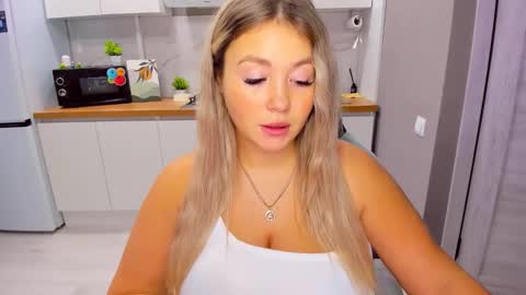 Snapshot of sarahmils chatting on October 11, 2025, 1:42 pm Sarah online show from October 11, 2025, 1:42 pm