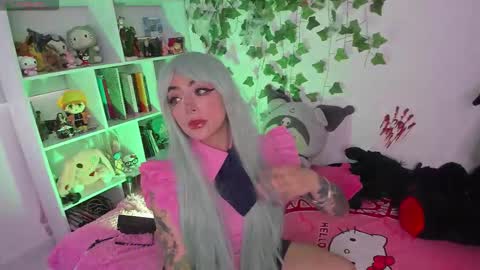 Sarah NEW ACCOUNT online show from December 5, 2025, 4:58 pm