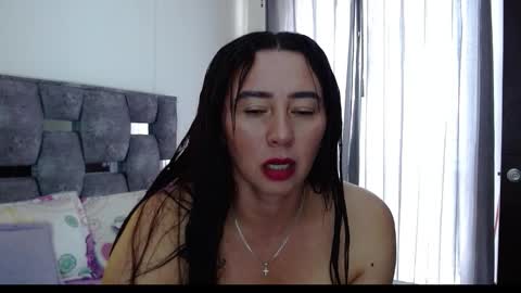 Snapshot of sarahott_1 chatting on February 4, 2026, 4:35 pm Lia online show from February 4, 2026, 4:35 pm