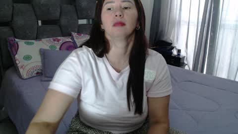 Snapshot of sarahott_1 chatting on April 11, 2026, 3:49 pm Lia online show from April 11, 2026, 3:49 pm