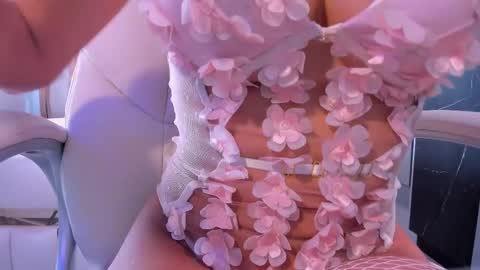 Sarah online show from February 26, 2025, 6:43 pm