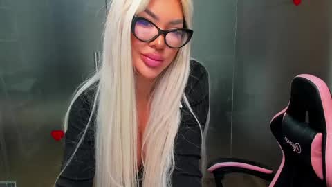 Snapshot of sarahstone_ chatting on May 28, 2026, 6:54 am Sarah online show from May 28, 2026, 6:54 am