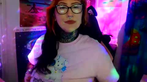 Snapshot of saraht666 chatting on February 21, 2026, 6:36 am Sarah T online show from February 21, 2026, 6:36 am