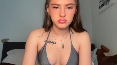 Snapshot of sarahxaoliver1 chatting on November 22, 2025, 3:33 pm SarahxOliver online show from November 22, 2025, 3:33 pm