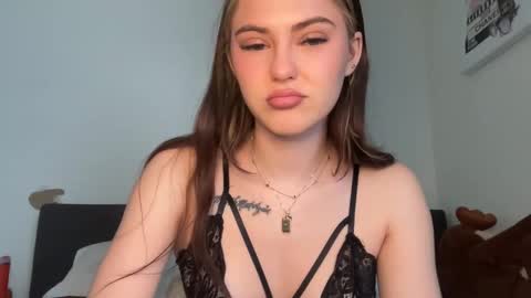 Snapshot of sarahxaoliver1 chatting on December 18, 2025, 3:07 pm SarahxOliver online show from December 18, 2025, 3:07 pm