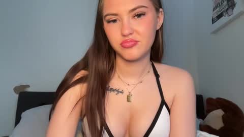 Snapshot of sarahxaoliver1 chatting on January 11, 2026, 4:01 pm SarahxOliver online show from January 11, 2026, 4:01 pm