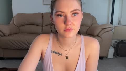 Snapshot of sarahxaoliver1 chatting on February 17, 2026, 6:36 pm SarahxOliver online show from February 17, 2026, 6:36 pm