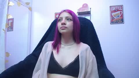 Snapshot of sarai_petite_ chatting on December 3, 2024, 10:39 am SARAI online show from December 3, 2024, 10:39 am