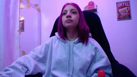 Snapshot of sarai_petite_ chatting on December 4, 2024, 11:52 am SARAI online show from December 4, 2024, 11:52 am