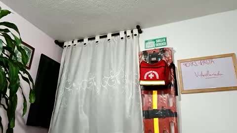 Snapshot of sarai_petite_ chatting on December 13, 2024, 6:53 am SARAI online show from December 13, 2024, 6:53 am