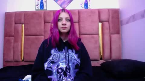 Snapshot of sarai_petite_ chatting on December 14, 2024, 11:07 am SARAI online show from December 14, 2024, 11:07 am