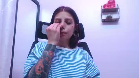 Snapshot of sarai_petite_ chatting on September 13, 2025, 2:44 am SARAI online show from September 13, 2025, 2:44 am