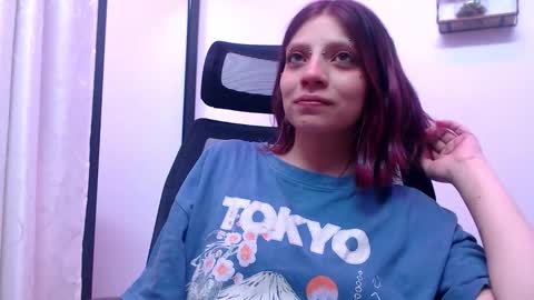 Snapshot of sarai_petite_ chatting on September 17, 2025, 5:31 am SARAI online show from September 17, 2025, 5:31 am