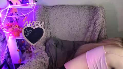 Sara online show from November 9, 2025, 1:26 am