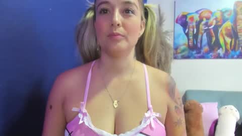 Snapshot of saraledouxx chatting on November 12, 2025, 5:24 pm Sara Ledouxx online show from November 12, 2025, 5:24 pm