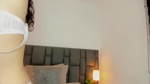 Snapshot of saraospinna chatting on October 11, 2025, 12:54 am Sara online show from October 11, 2025, 12:54 am