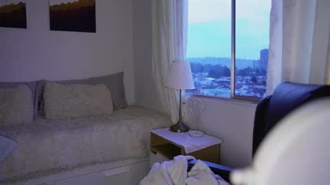 Sara online show from October 22, 2025, 10:42 pm