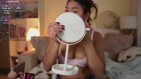 Sara online show from November 10, 2025, 11:04 pm