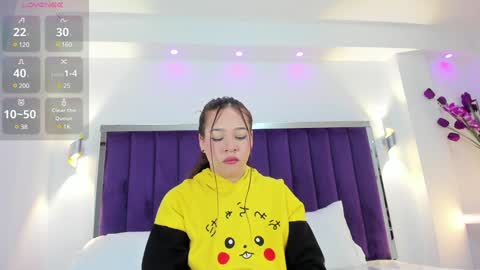 Snapshot of sarariley_ chatting on February 7, 2025, 10:52 pm Sara online show from February 7, 2025, 10:52 pm