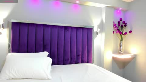 Sara   online show from September 11, 2025, 10:32 pm