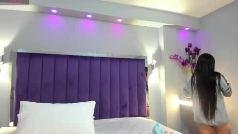 Snapshot of sarariley_ chatting on October 21, 2025, 10:43 pm Sara online show from October 21, 2025, 10:43 pm