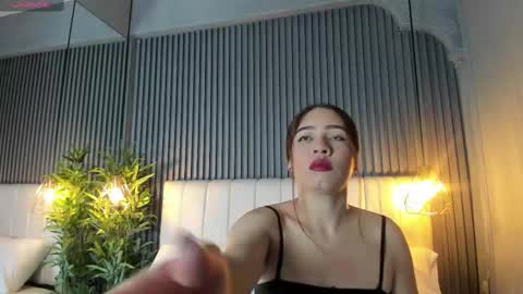 Snapshot of sarariley_ chatting on November 10, 2025, 10:53 pm Sara online show from November 10, 2025, 10:53 pm