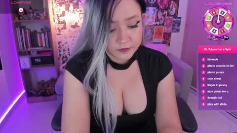 Snapshot of sararuales5 chatting on March 3, 2025, 1:42 pm Sara Ruales online show from March 3, 2025, 1:42 pm