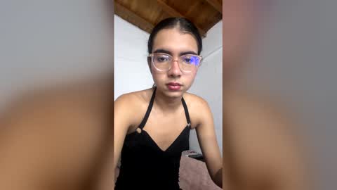 sarasaenz999 online show from March 4, 2026, 10:38 pm