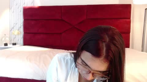 Snapshot of sarasaenz_99 chatting on December 15, 2024, 7:42 pm Sara online show from December 15, 2024, 7:42 pm