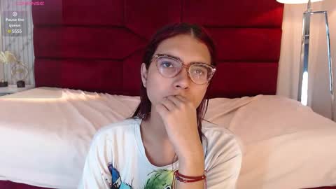 Snapshot of sarasaenz_99 chatting on January 26, 2025, 1:52 am Sara online show from January 26, 2025, 1:52 am