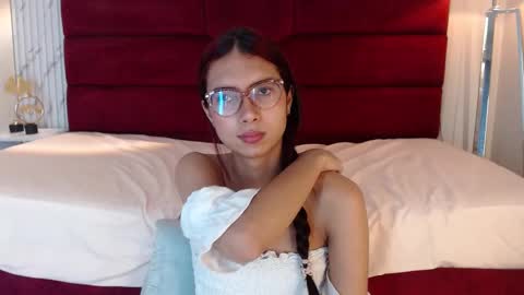 Snapshot of sarasaenz_99 chatting on February 21, 2025, 10:59 pm Sara online show from February 21, 2025, 10:59 pm