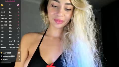 Snapshot of sarashineee chatting on October 21, 2025, 8:31 pm Sara online show from October 21, 2025, 8:31 pm