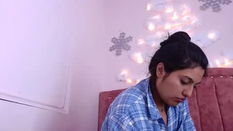 Snapshot of sarastonesx chatting on December 13, 2024, 9:24 am sarastonesx online show from December 13, 2024, 9:24 am