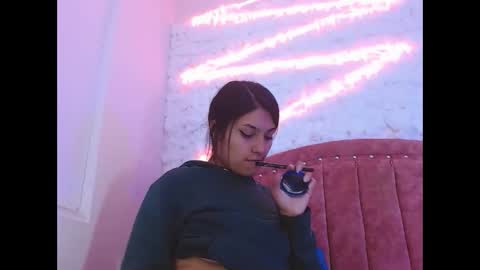 Snapshot of sarastonesx chatting on January 28, 2025, 5:11 am sarastonesx online show from January 28, 2025, 5:11 am