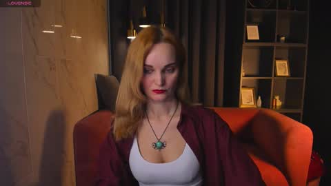 Snapshot of sarasubtlety chatting on December 17, 2025, 1:28 pm Sara online show from December 17, 2025, 1:28 pm