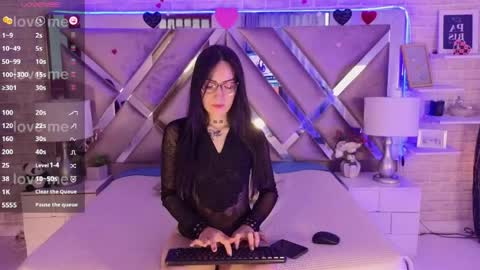 Sara  online show from March 25, 2026, 3:40 pm