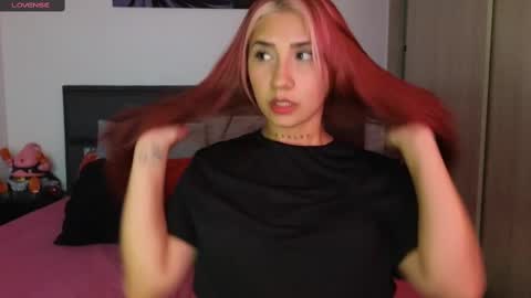 Snapshot of saratukkerr chatting on February 16, 2025, 5:15 am saratukkerr online show from February 16, 2025, 5:15 am