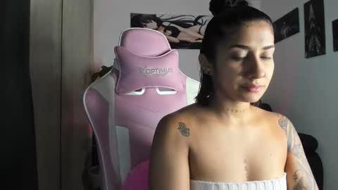 Snapshot of saratukkerr chatting on November 22, 2025, 7:07 am saratukkerr online show from November 22, 2025, 7:07 am