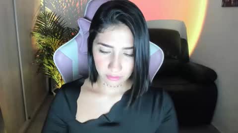 Snapshot of saratukkerr chatting on December 2, 2025, 3:34 am saratukkerr online show from December 2, 2025, 3:34 am