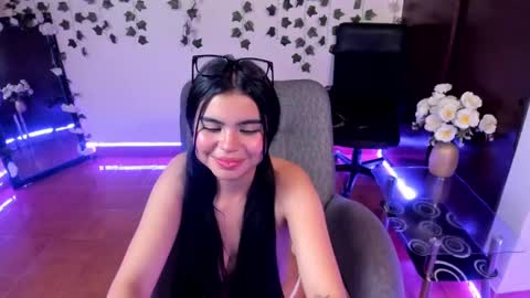 Snapshot of saray__jones chatting on January 20, 2025, 7:14 pm saray__jones online show from January 20, 2025, 7:14 pm